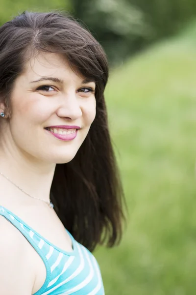 Portrait of young brunette girl — Stock Photo, Image