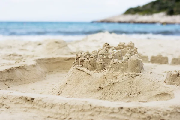 Castillo de arena en la playa —  Fotos de Stock