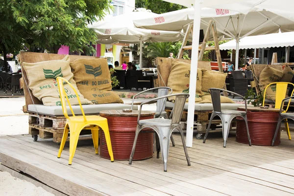 Cafe bar "Anonymo" at Potos beach — Stock Photo, Image