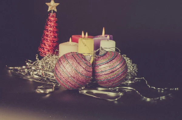 Zdjęcie niewyraźne ostrości kartkę z życzeniami christmas z puszki złota — Zdjęcie stockowe