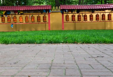 Saint-Petersburg, Rusya-6 Ağustos 2016: Dua davul Datsan Gunzechoinei içinde