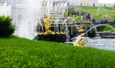 Samson çeşme. Grand art arda Devlet Müzesi korumak Peterhof Merkezi Çeşmesi Samson olduğunu