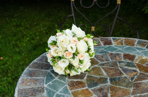 クローズ アップの結婚式の花嫁の花束. — ストック写真