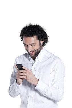 Akıllı telefon kullanan adam.