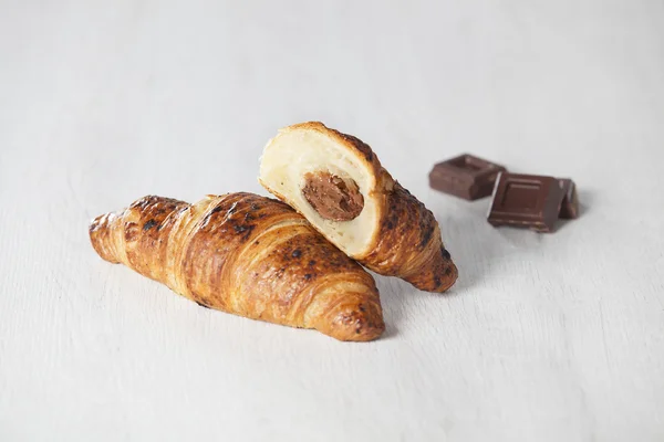 Croissants au chocolat frais — Photo