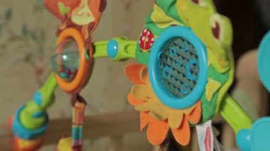 Oyuncak bebek karyolası/beşik yukarıda