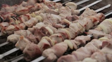 Barbekü grliling şiş kebap