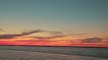 Nehirde gün batımı zaman aşımında