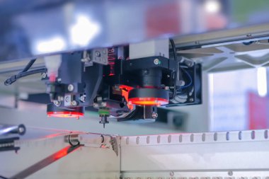 Otomatik SMD seçimi ve bilgisayar yazdırılmış devre kartı montajı makinası