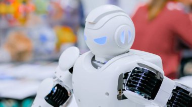 İnsansı gelecekçi robotun portresi