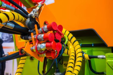 Bağlantı hortumları - tarım fuarında endüstriyel araç gereçler