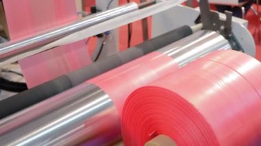 Otomatik plastik torba yapma makinesi - geri dönüşüm sergisinde silindir taşı