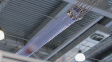 Havalandırma sistemi - fabrikada bitirilmiş kahve fincanlarının taşınması için tüp