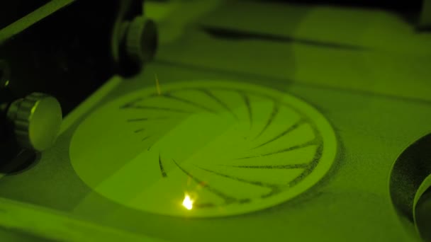 Selectieve laser smelten: additieve fabricage metaal 3D printer afdrukken model — Stockvideo