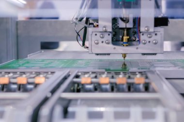 Otomatik SMD seçimi ve bilgisayar yazdırılmış devre kartı montajı makinası