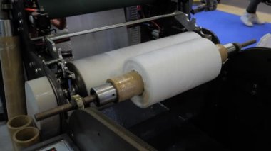 Otomatik plastik torba yapma makinesi - geri dönüşüm sergisinde silindir taşı