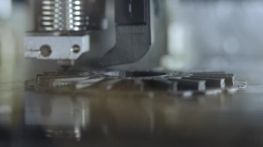 Siyah düz plastik model yazdıran 3D yazıcı makinesinin başlığını yazdır - kapat