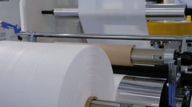 Otomatik plastik torba yapma makinesi - geri dönüşüm sergisinde silindir taşı