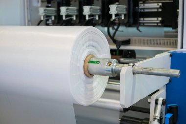 Otomatik plastik torba yapma makinesi - geri dönüşüm sergisinde silindir taşı