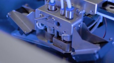 Modern teknoloji sergisinde 3D baskı teknolojisi kavramı - kapatın