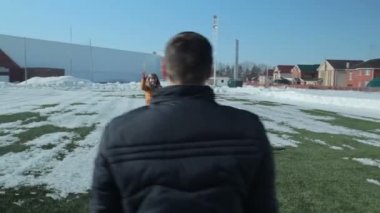 Futbol futbol sahasında topla oynamayı Çift