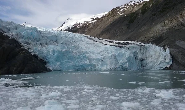 Glaciar Portage en el Bosque Nacional Chugach de Alaska. junio 13, 2016 — Foto de Stock