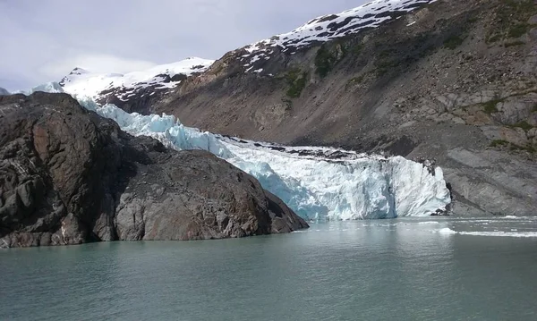 Portage gleccser az alaszkai Chugach Nemzeti Erdőben. 2016. június 13. — Stock Fotó