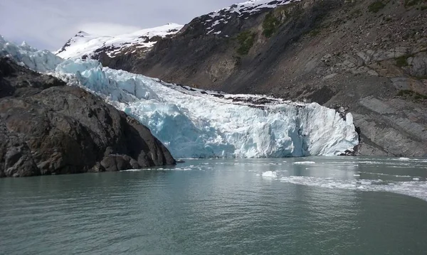 Glaciar Portage en el Bosque Nacional Chugach de Alaska. junio 13, 2016 —  Fotos de Stock
