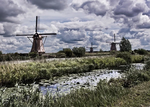 Kinderdijk w Holandii - wiatrak — Zdjęcie stockowe