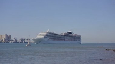 Lizbon Eylül 2015 tejo Nehri seyir büyük gemi Msc Cruises