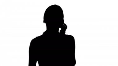 Siluet mutlu kadın telefon konuşma