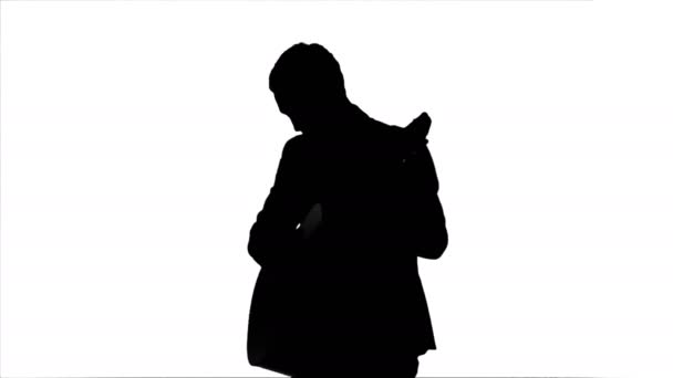 Silhouette Joven tocando la guitarra — Vídeos de Stock