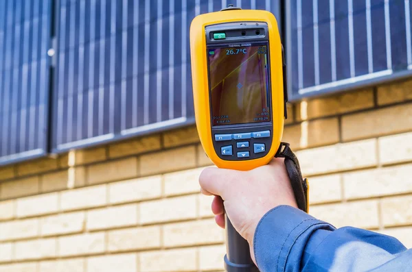 Thermal inspection of Vacuum solar water heating system — Stock Photo, Image