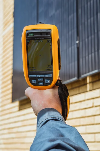 Recording Photovoltaic Solar Panels on the wall — Stock Photo, Image