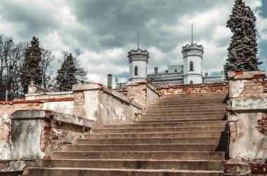 Vintage merdiven ile eski kale