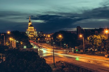Katedral Blagoveschensky Kharkov gecede yol