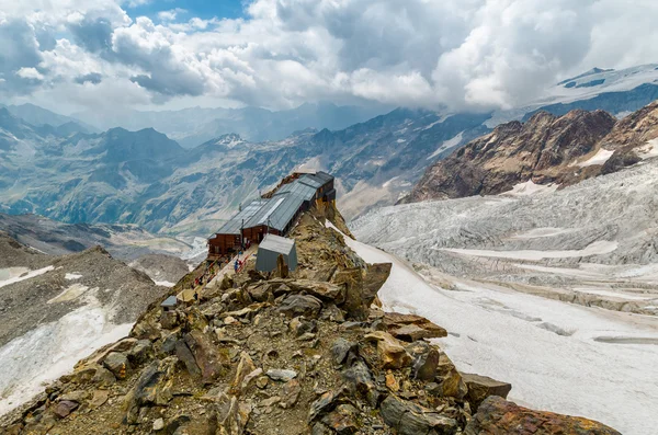 Rifugio Gnifetti la Alpii Italieni, Monte Rosa — Fotografie, imagine de stoc