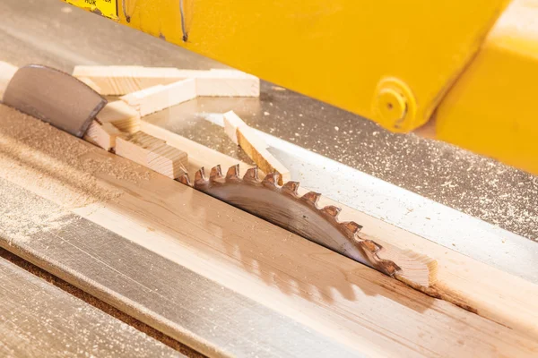 Saw wood carpentry — Stock Photo, Image