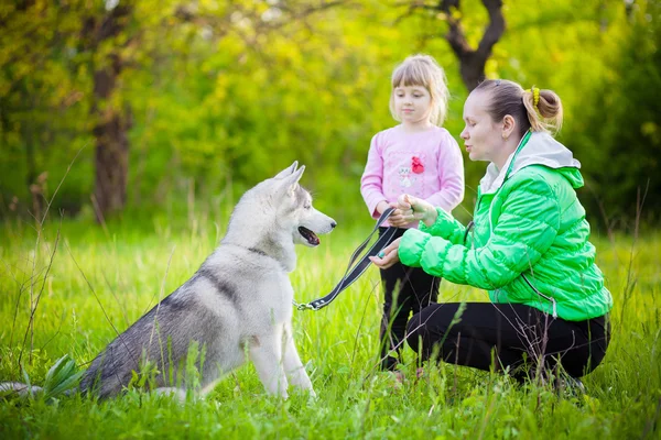 Mother with baby outdoor — Stock Photo, Image