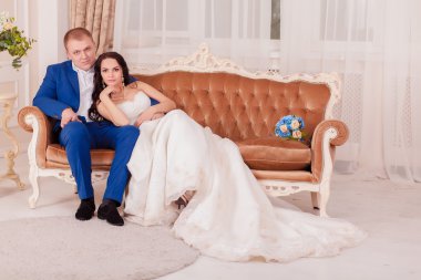 Gelin ve damat severek birbirinden kapalı arıyorsunuz