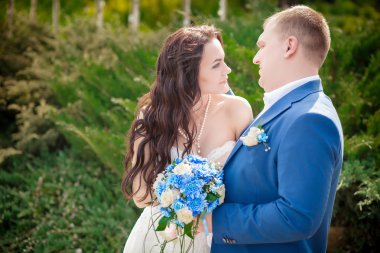 Mutlu gelin ve damat düğünlerinde