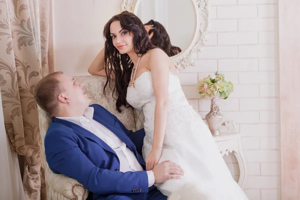 Gelin ve damat severek birbirinden kapalı arıyorsunuz