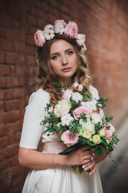 Gelin buket çelenk saçında