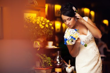 Gelin, göğüs, buket