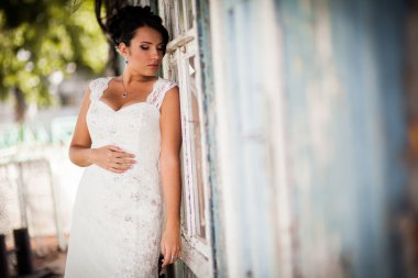 Gelin, duvar, görünümü