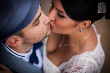 öpücük, üstten görünüm