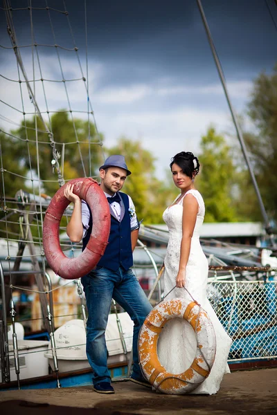 Свадьба, лодка — стоковое фото