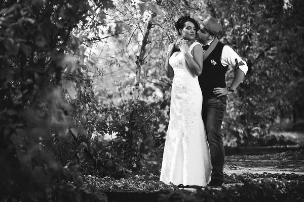Podzim, svatba, ženich, nevěsta — Stock fotografie