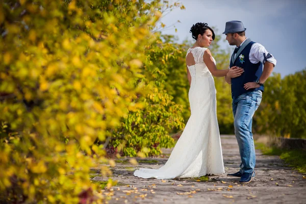 Autumn, wedding, groom, bride — Stock Photo, Image