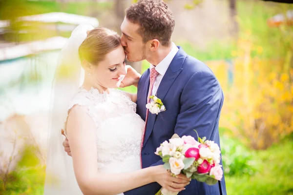 Sposa sposa nuziale di primavera — Foto Stock